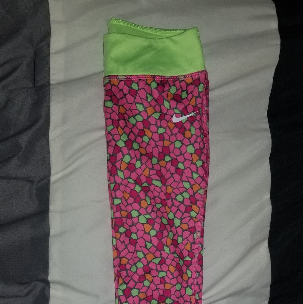 NWOT kids size 6 Nike pro leggings